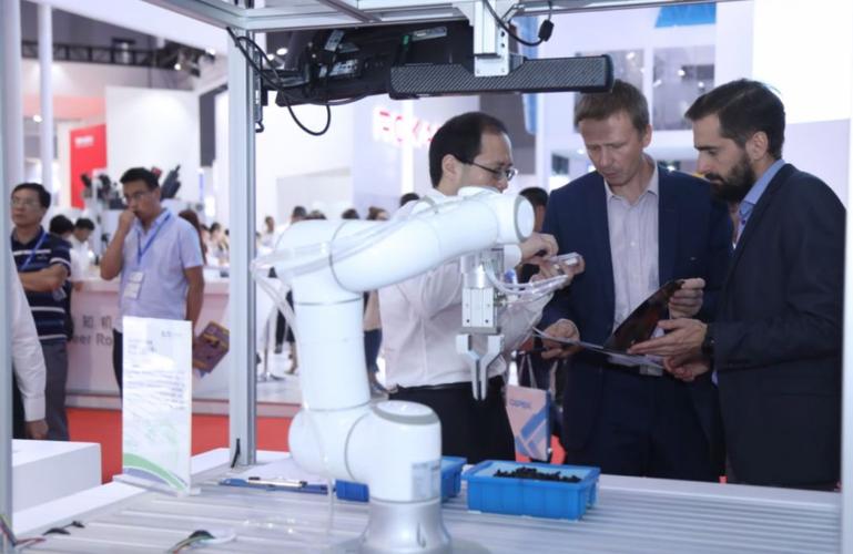 艾利特机器人携新品亮相2019中国国际工业博览会 "工业 协作"双产品线